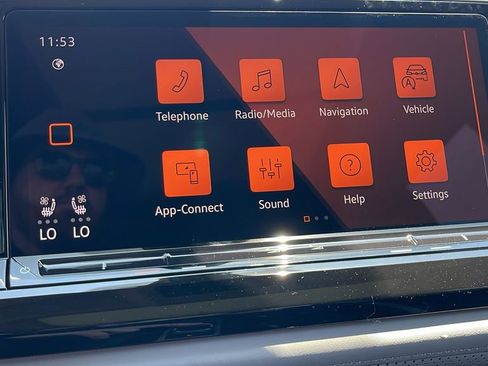 New 2025 Volkswagen Atlas Peak Edition SE image 19