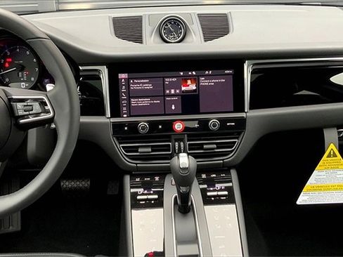 New 2025 Porsche Macan image 24
