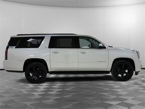 Used 2019 GMC Yukon XL SLT w/ Graphite Performance Edition image 2