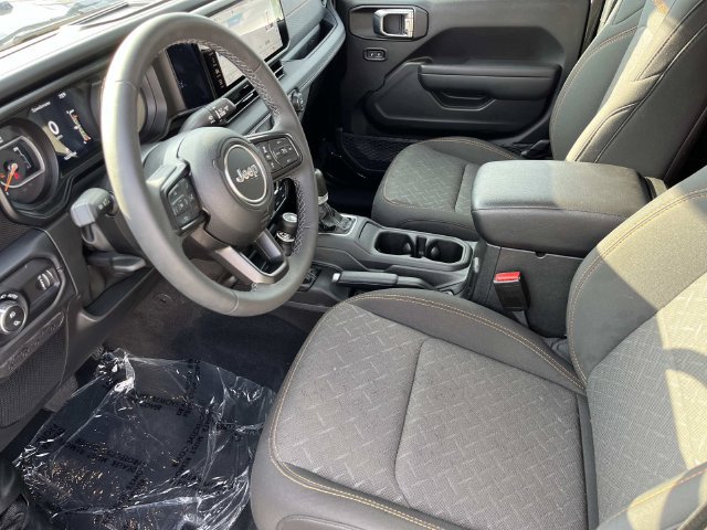 Certified 2026 Jeep Gladiator Mojave AWD/4WD image 26
