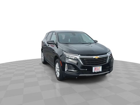 Used 2024 Chevrolet Equinox LT image 3