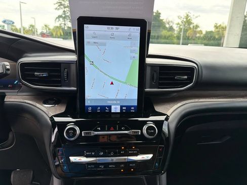 Certified 2022 Ford Explorer Platinum w/ Equipment Group 601A RWD image 32