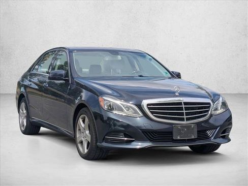 Used 2014 Mercedes-Benz E 350 4MATIC Sedan image 3