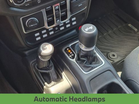 Used 2024 Jeep Wrangler Unlimited Sport AWD/4WD image 21