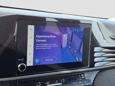 Used 2025 Toyota Camry LE image 8