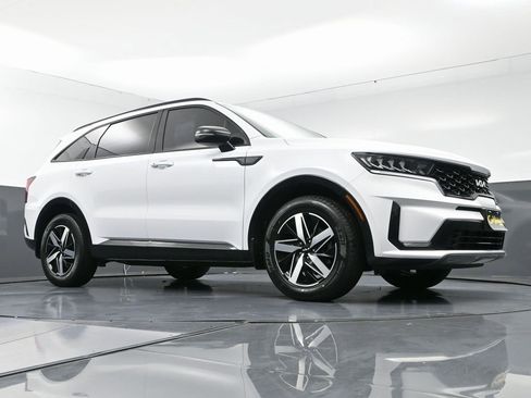 Used 2022 Kia Sorento S image 51