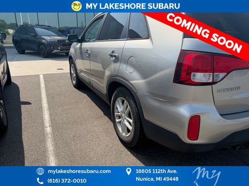 Used 2015 Kia Sorento LX AWD/4WD image 4
