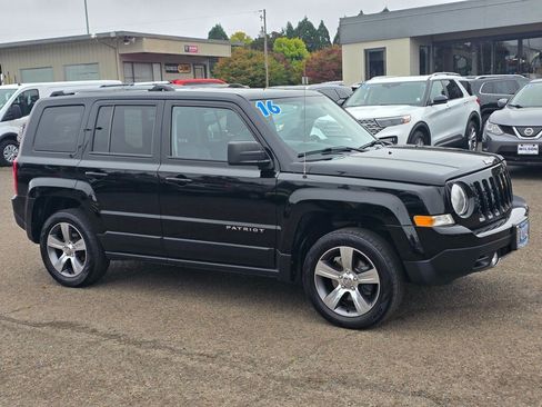 Used 2016 Jeep Patriot Sport image 2