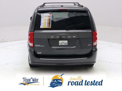Used 2020 Dodge Grand Caravan SXT FWD image 5