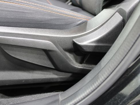 Used 2023 Subaru Crosstrek 2.0i Premium image 4