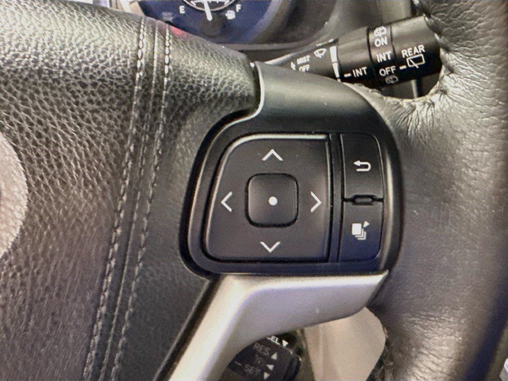 Used 2017 Toyota Sienna XLE w/ XLE Navigation Package FWD image 14