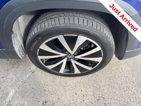 Used 2023 Volkswagen Taos SE FWD image 15
