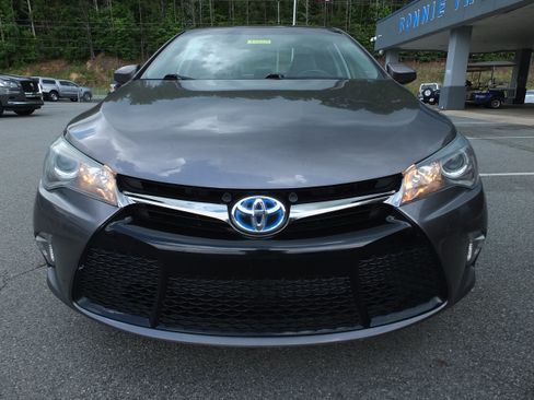 Used 2015 Toyota Camry SE FWD image 8