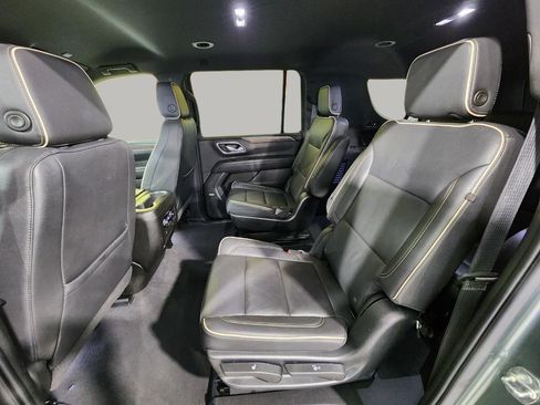 Used 2023 Chevrolet Suburban Premier AWD/4WD image 31