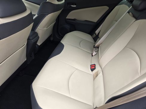 Used 2016 Toyota Prius Four FWD image 27