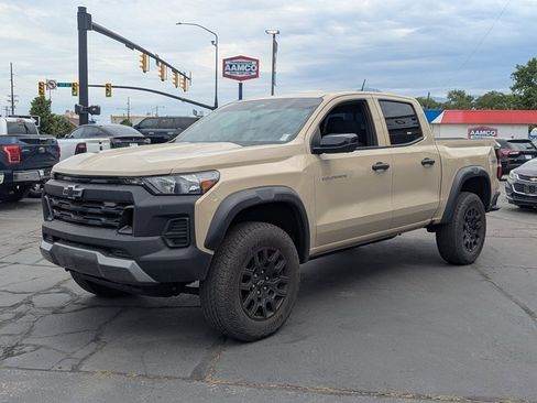 Used 2024 Chevrolet Colorado Trail Boss w/ Technology Package image 9
