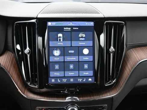 Used 2023 Volvo XC60 B5 Ultimate image 16