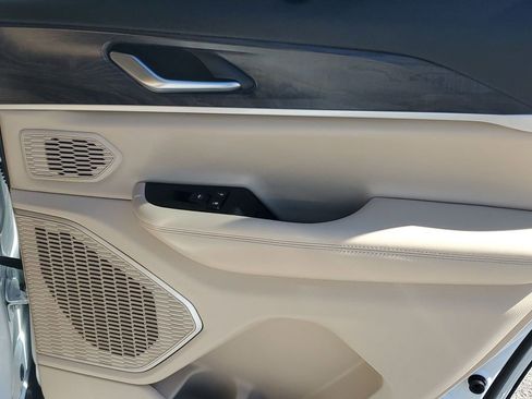 Used 2022 Jeep Grand Cherokee Limited w/ Luxury Tech Group II image 44