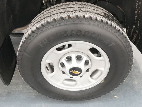 Used 2025 Chevrolet Silverado 2500 W/T w/ WT Convenience Package image 12