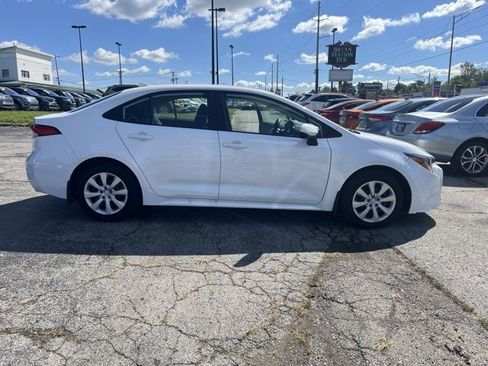 Used 2024 Toyota Corolla LE image 9