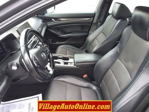 Used 2018 Honda Accord Sport image 19