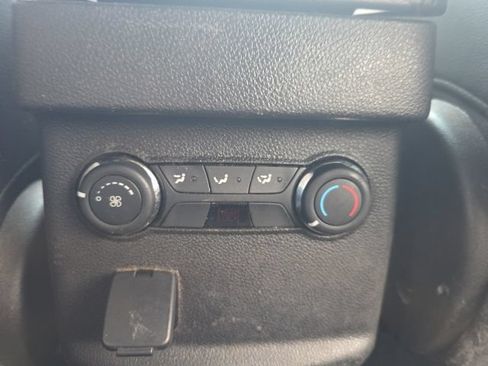 Used 2015 Ford Explorer XLT w/ Equipment Group 202B AWD/4WD image 13