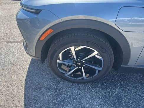 New 2026 Chevrolet Equinox EV LT image 10