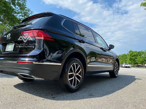 Used 2021 Volkswagen Tiguan SE image 11