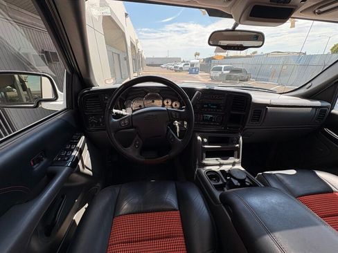 Used 2007 Chevrolet Silverado 1500 LT w/ Onstar Plus Package AWD/4WD image 14