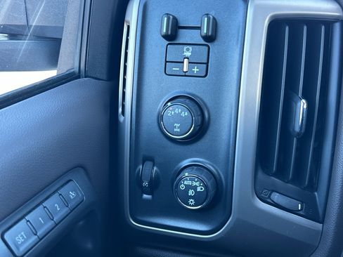 Used 2019 GMC Sierra 2500 Denali w/ Duramax Plus Package AWD/4WD image 17