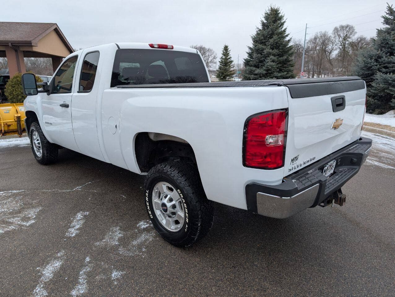 Used 2013 Chevrolet Silverado 2500 W/T w/ Snow Plow Prep Package AWD/4WD image 8