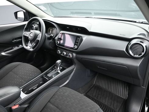 Used 2024 Nissan Kicks SV FWD image 29