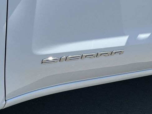 Used 2023 GMC Sierra 1500 SLE RWD image 31
