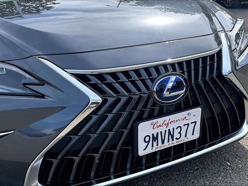 Used 2022 Lexus ES 300h w/ Accessory Package 2 image 26