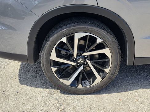 Used 2024 Mitsubishi Outlander SE Black Edition FWD image 5