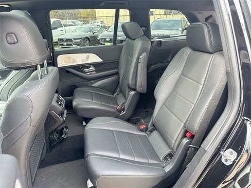 Used 2025 Mercedes-Benz GLS 450 4MATIC image 29