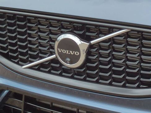 Certified 2024 Volvo XC60 T8 Ultimate w/ Protection Package Premier AWD/4WD image 10
