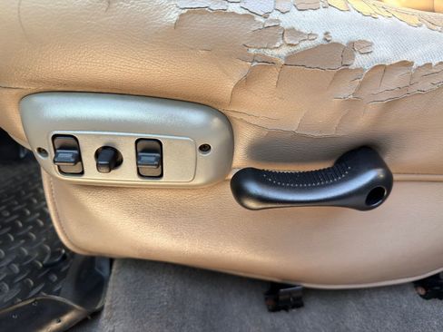 Used 2005 Dodge Ram 2500 Truck SLT w/ Quad Cab Big Horn Value Group image 16