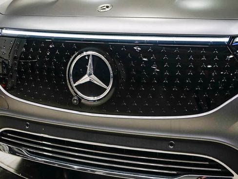 New 2025 Mercedes-Benz EQB 300 4MATIC image 8