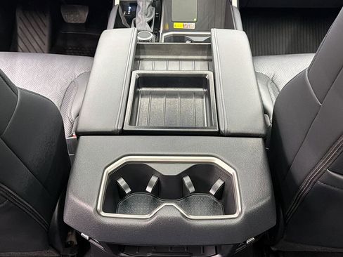Used 2025 Toyota Tundra Limited image 35