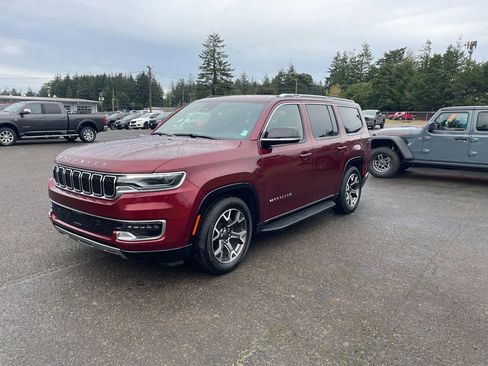 Used 2024 Jeep Wagoneer Series III image 1