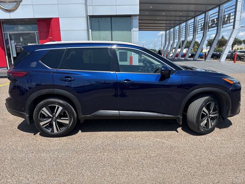 Used 2024 Nissan Rogue SL w/ SL Premium Package FWD image 8