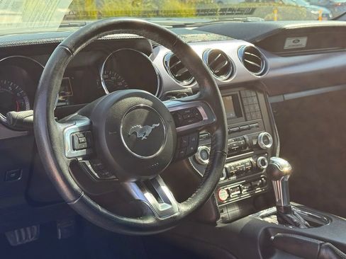 Used 2017 Ford Mustang Coupe RWD image 20