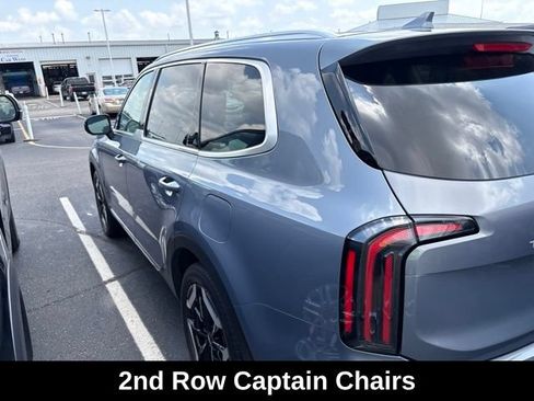 Used 2024 Kia Telluride EX w/ EX Captain's Chair Package AWD/4WD image 4