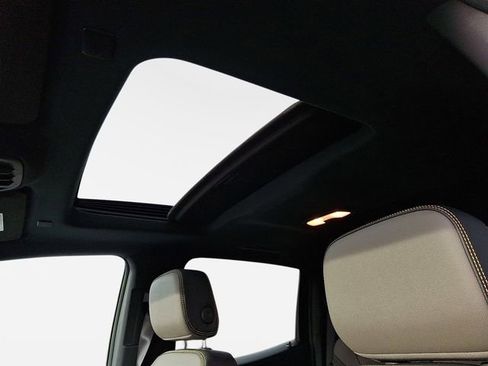 Used 2024 Chevrolet Colorado ZR2 w/ ZR2 Convenience Package III image 17