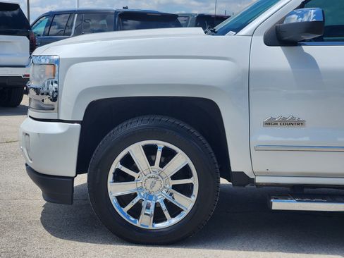 Used 2016 Chevrolet Silverado 1500 High Country w/ High Country Premium Package AWD/4WD image 9