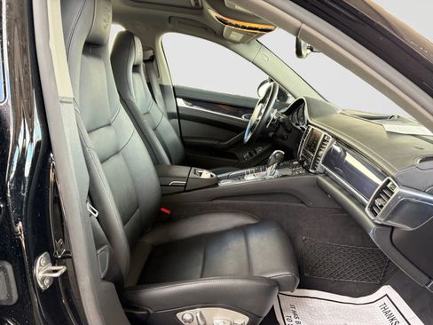 Used 2016 Porsche Panamera image 19