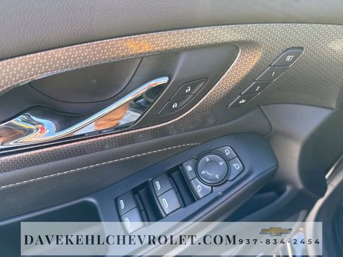 Used 2023 Chevrolet Traverse Premier image 9