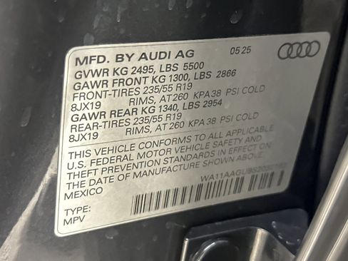 Used 2025 Audi Q5 Premium w/ 19" Wheel Package image 27
