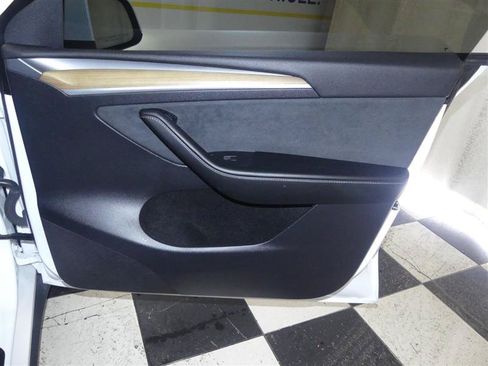 Used 2023 Tesla Model Y Long Range AWD/4WD image 20